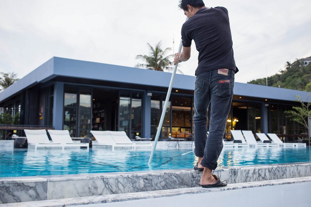 Labor costs in pool cleaning business