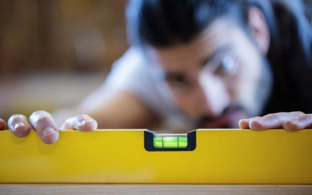 How to Use a DIY Spirit Level for Accurate Results