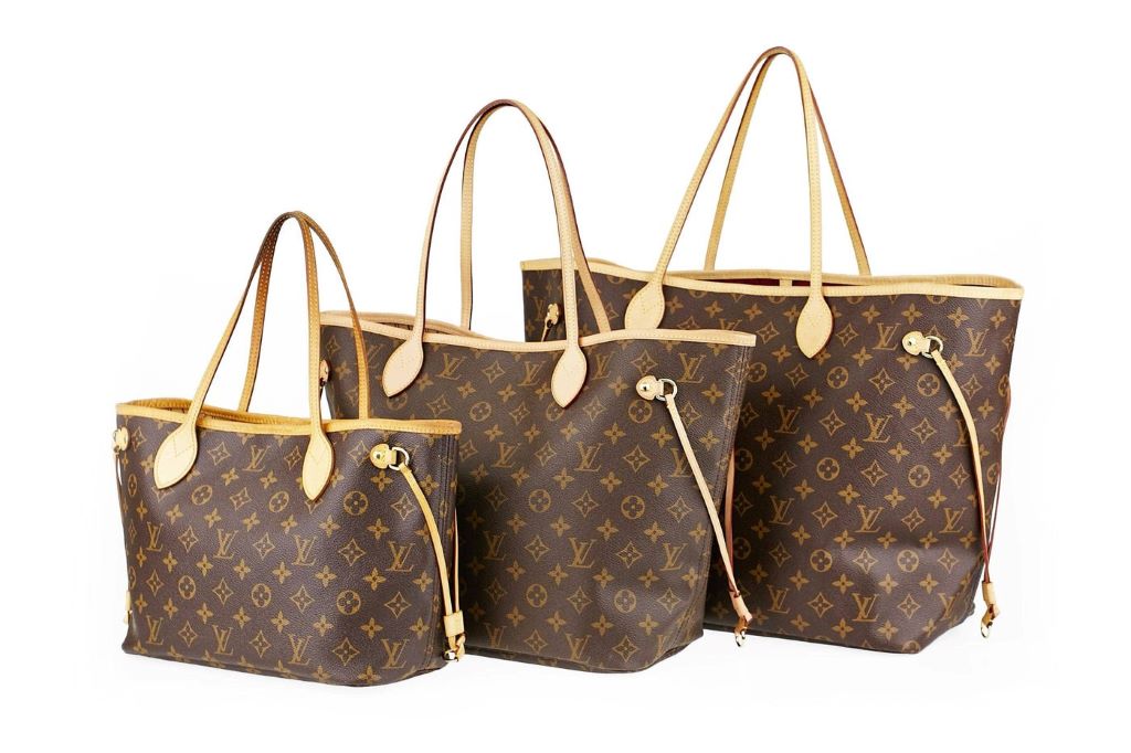 Comparison of Louis Vuitton Neverfull PM vs MM showing differences in height and widt